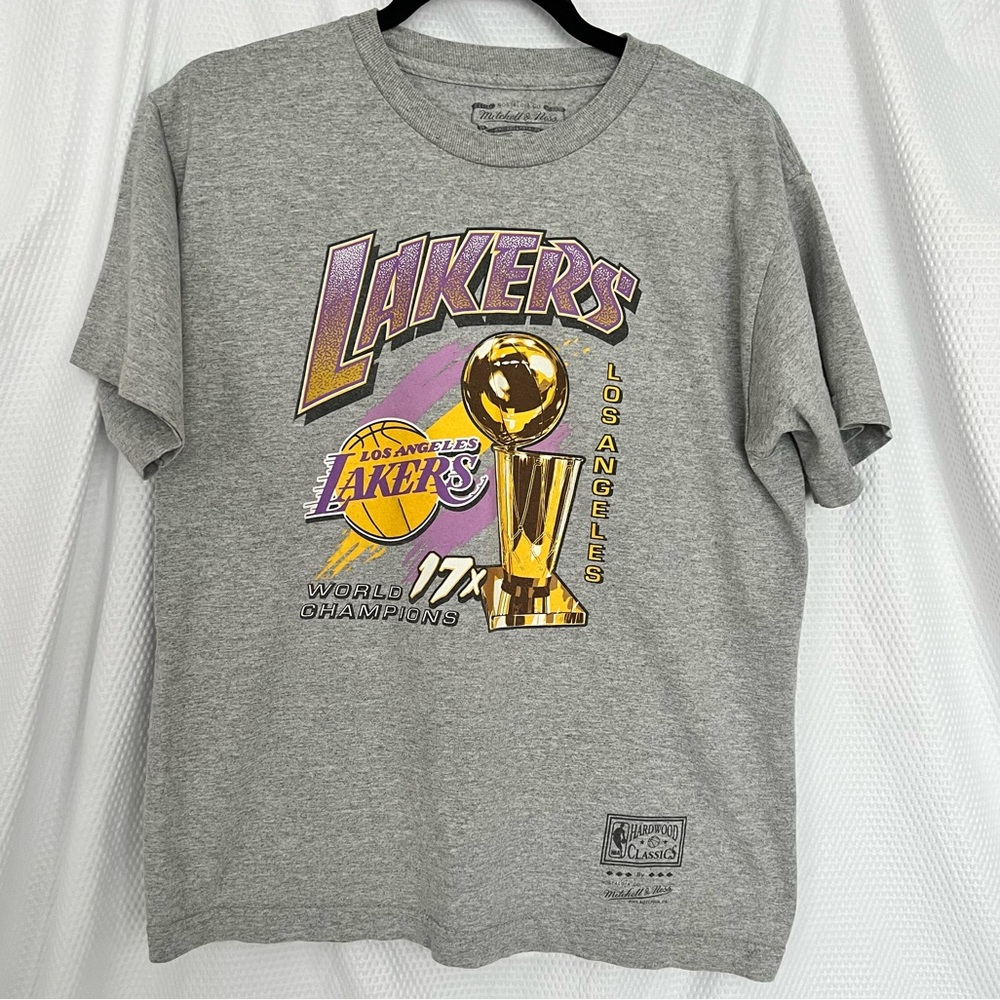 Youth Los Angeles Lakers Mitchell & Ness 17x streak of Champions T-Shirt